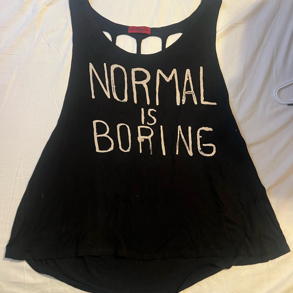 Black Sleeveless Graphic Top - Picture 1 of 4